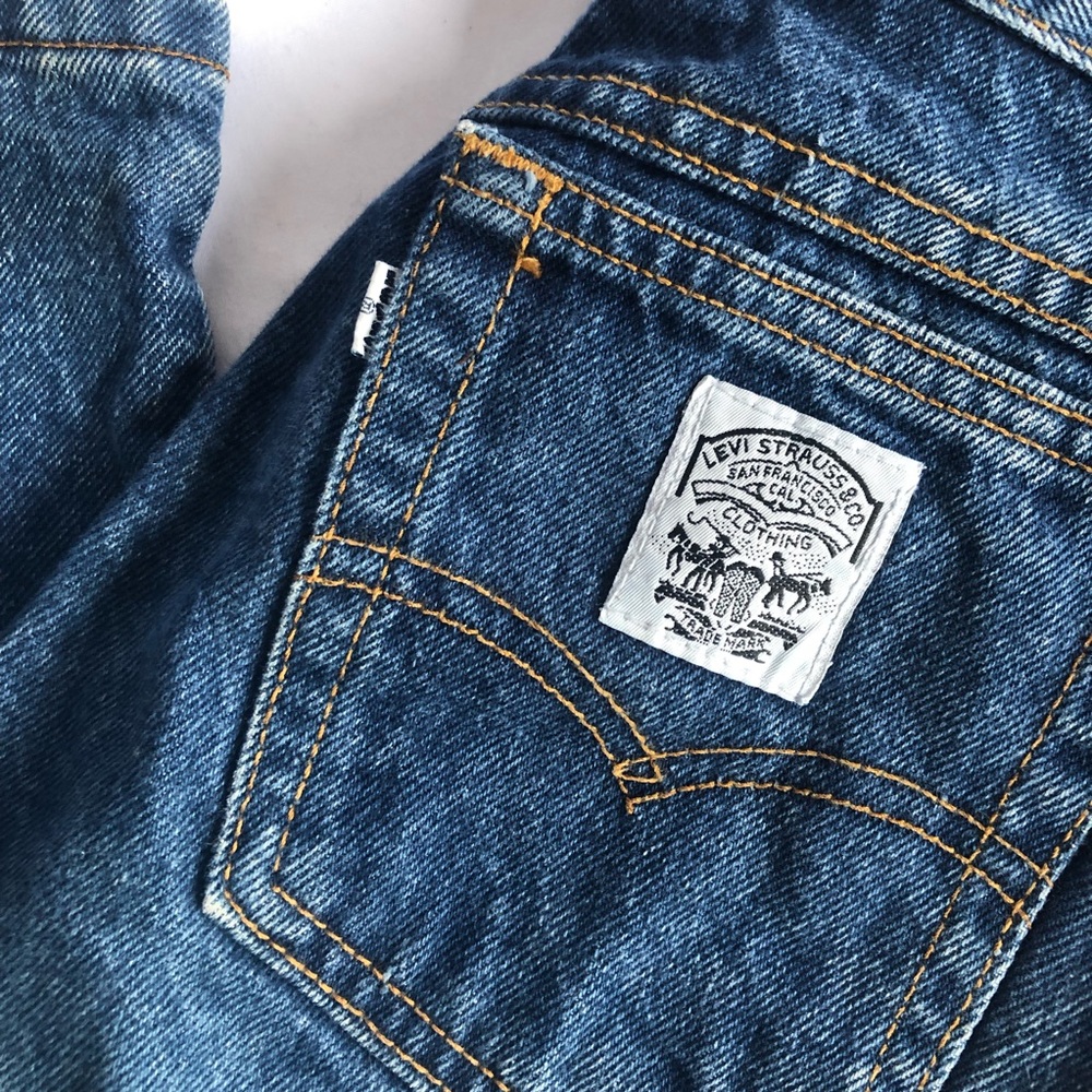 Rare white tab/patch vintage Levi’s slim straight